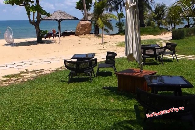 Ghế Hồ Bơi Nhựa Giả Mây