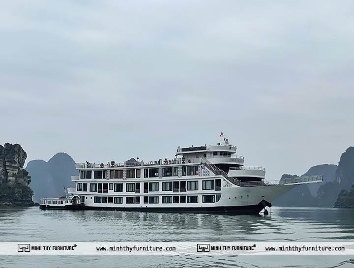 Nội Thất Minh Thy cung cấp Giường Tắm Nắng Giả Mây cho du thuyền 5* Oasis Bay Party Cruise Halong Bay